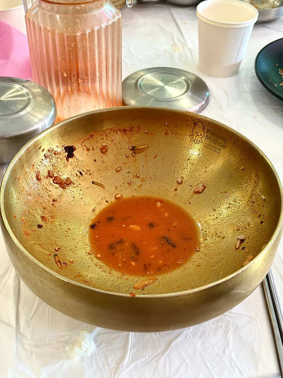 육수를 부어 먹는 물회 한 그릇