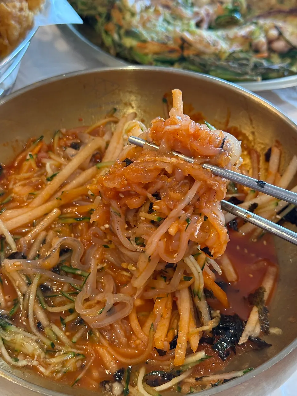 Half-and-half mulhoe mixed with seasoning