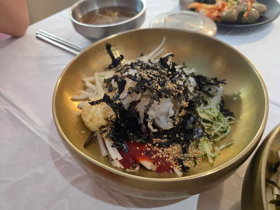 Flounder mulhoe loaded with flounder sashimi