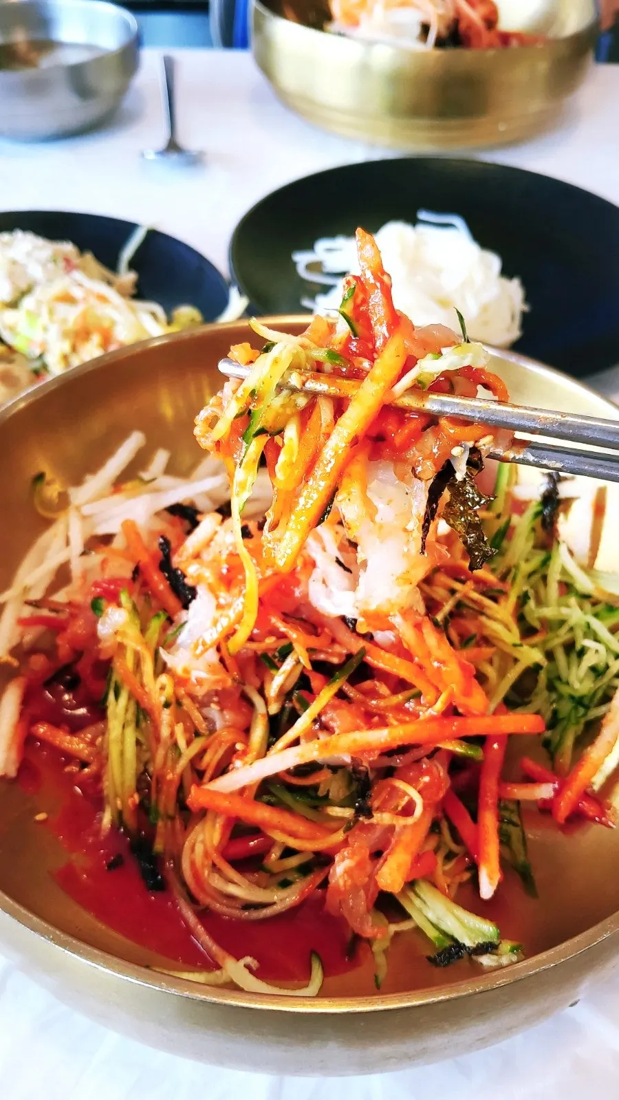 Mulhoe mixed with gochujang sauce