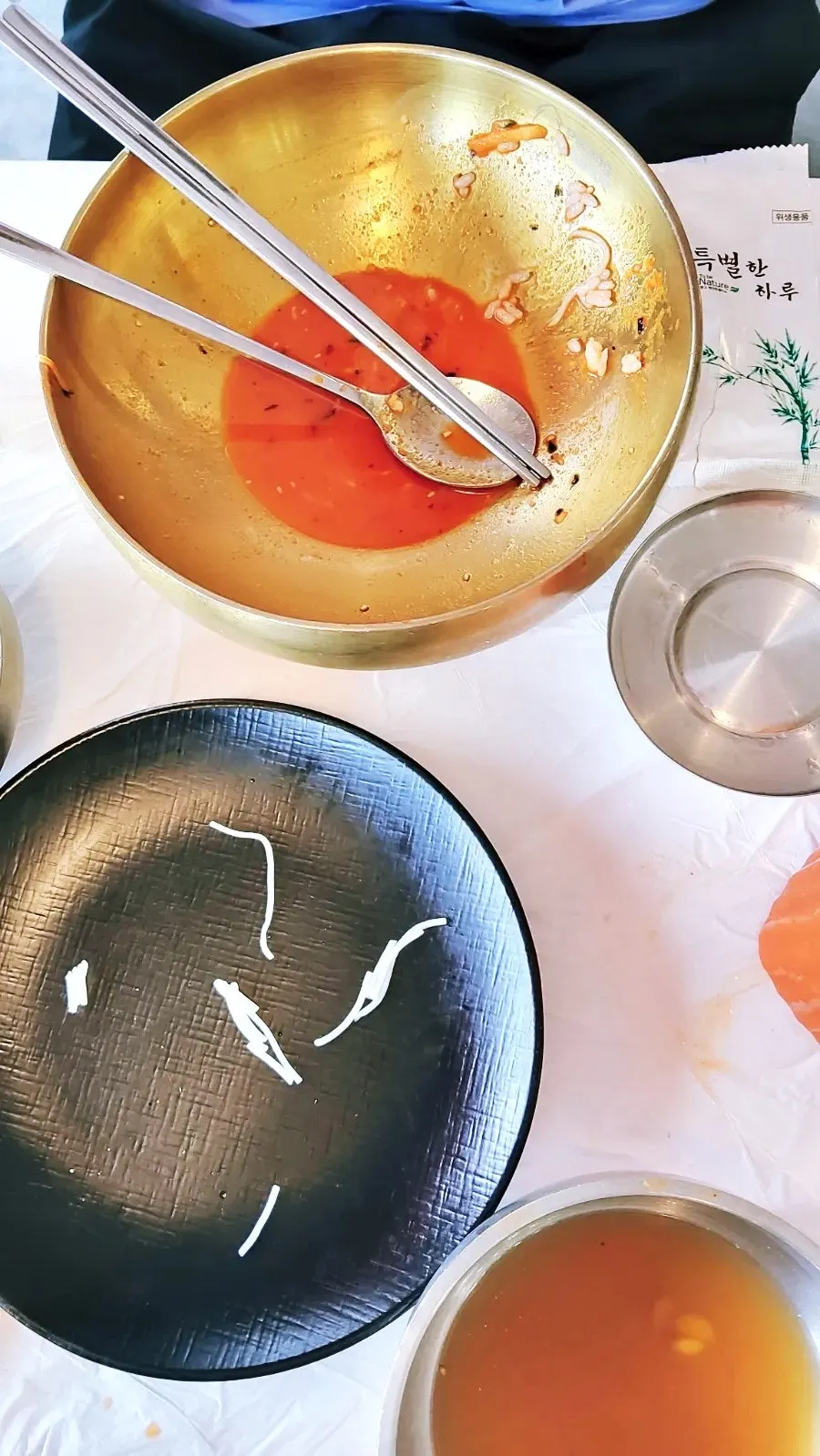 An empty, finished bowl of mulhoe