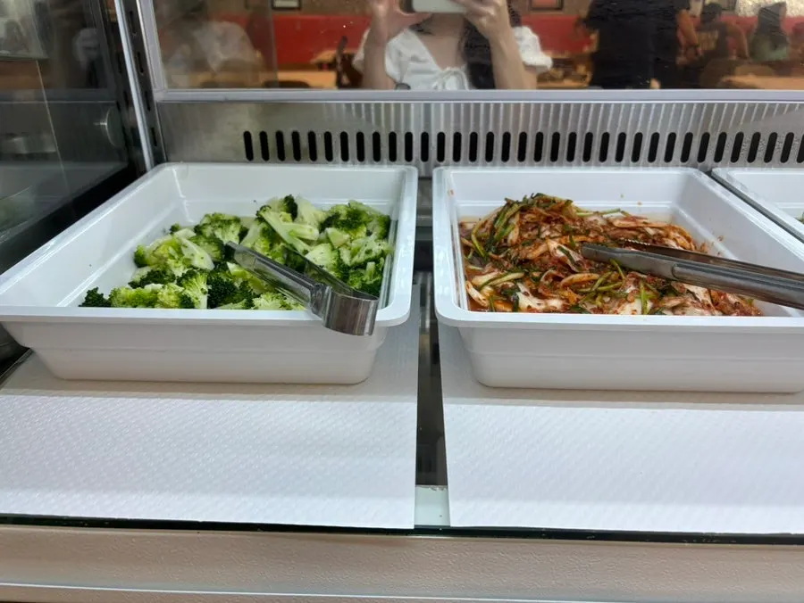 셀프바 나물무침과 김치