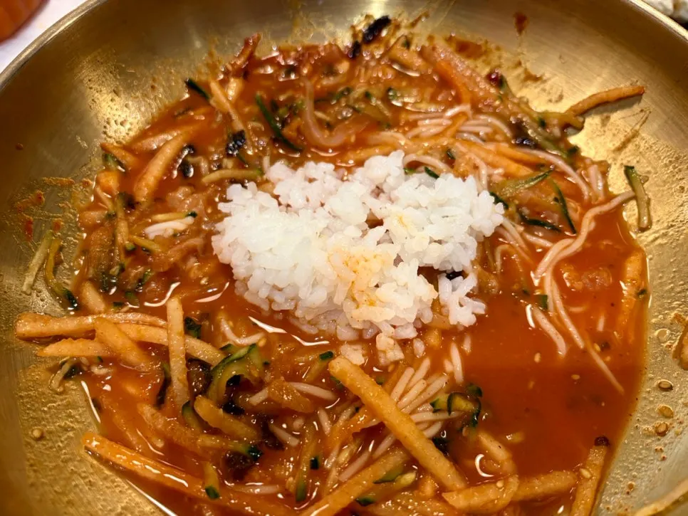 남은 물회 육수에 만 밥