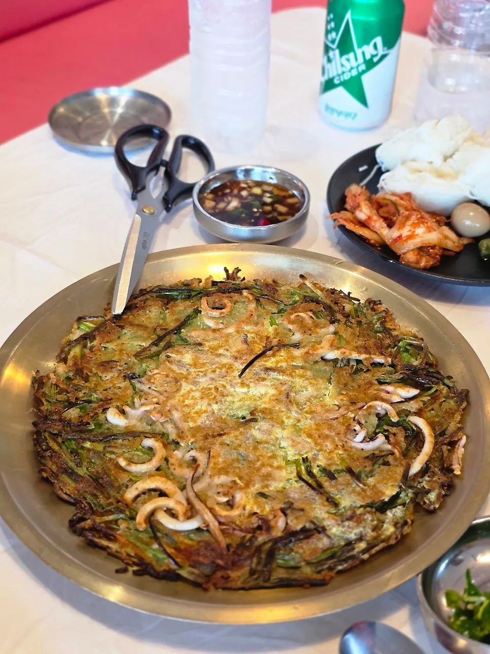 퐝물회 오징어파전 한 접시