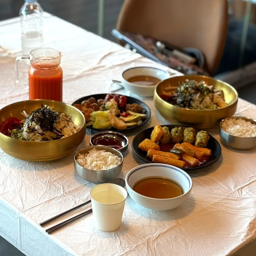 A plate of side dishes brought from the self-bar