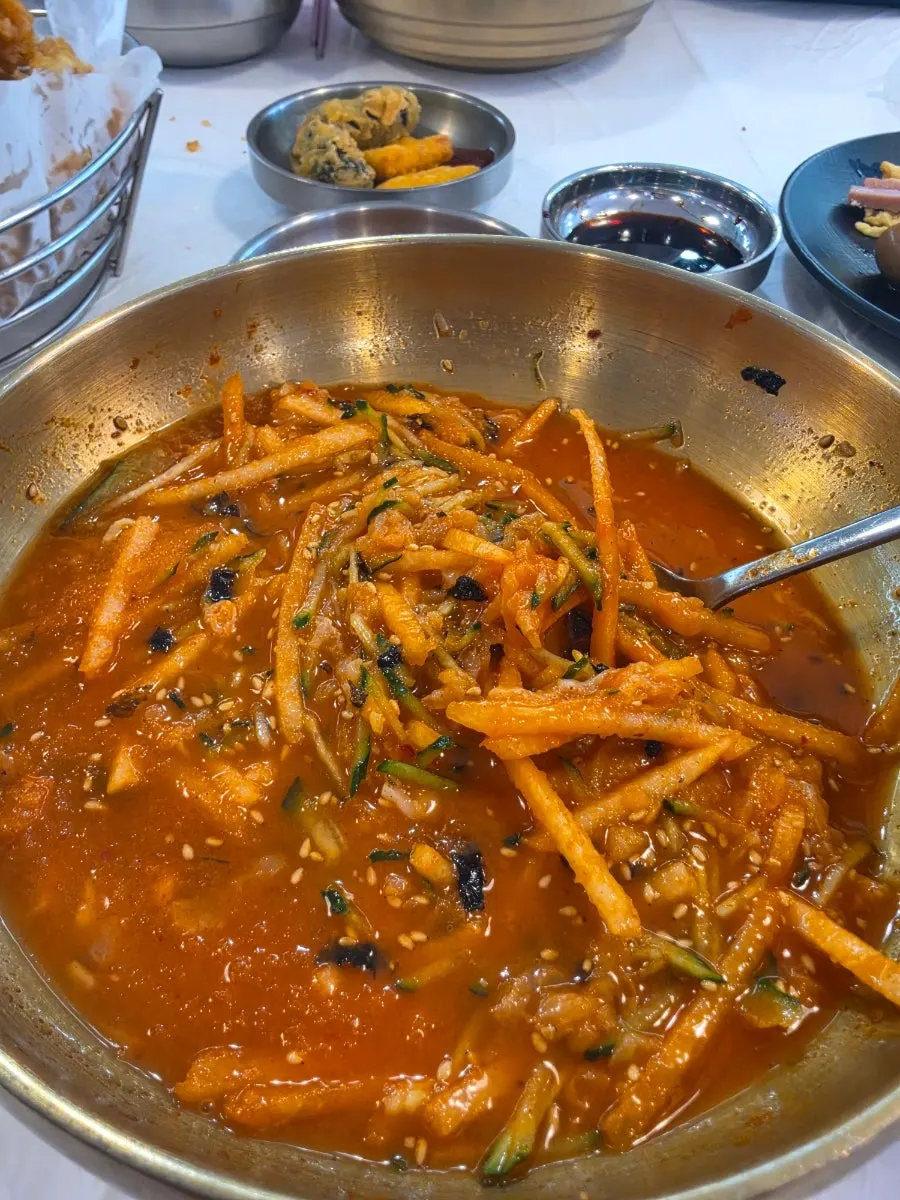 Squid and vegetables in the half-and-half mulhoe