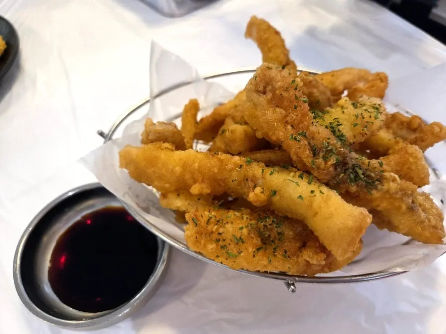 Thickly sliced fried squid at Ppwang Mulhoe