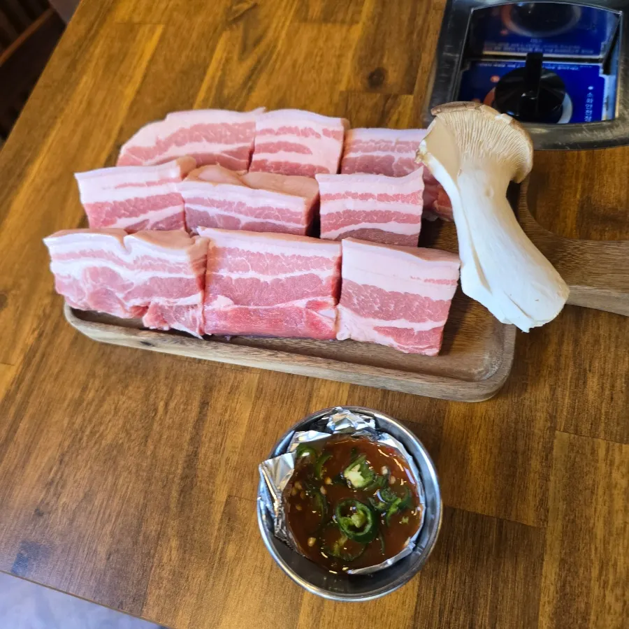 Thick-cut aged ogyeopsal, five servings