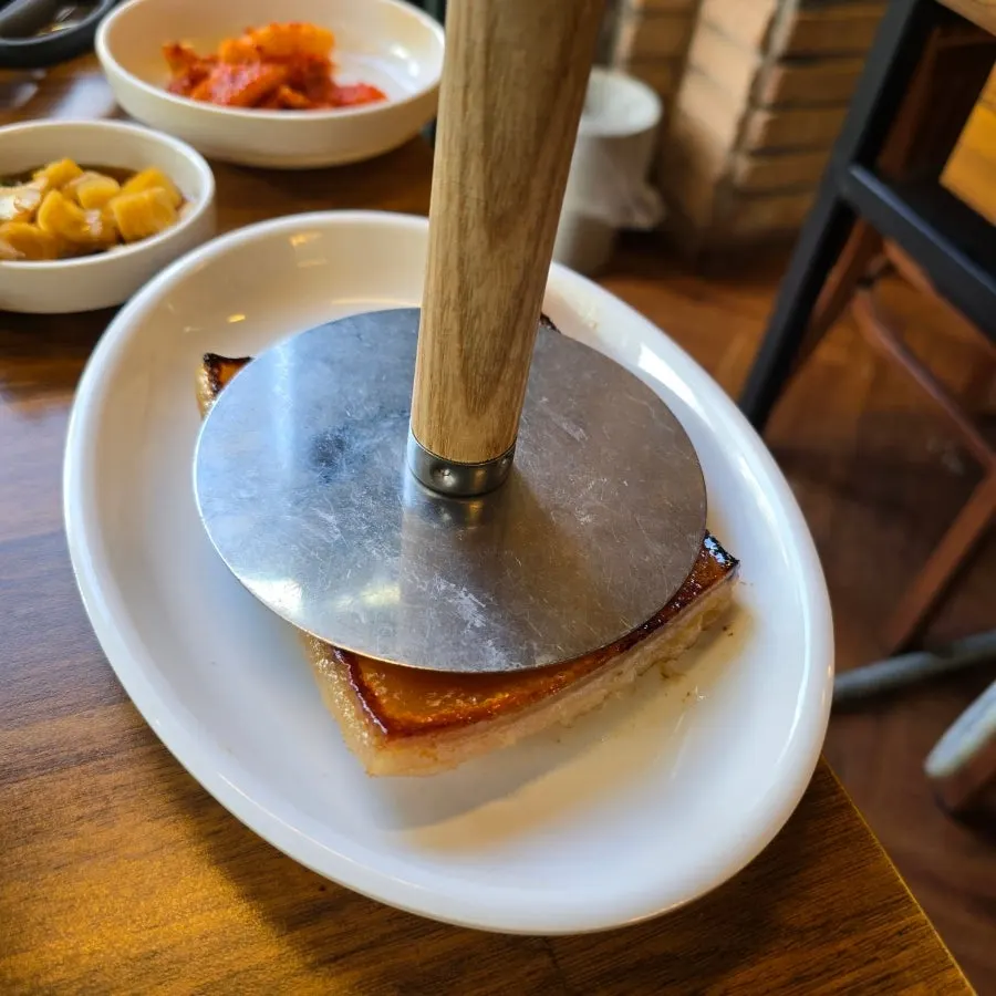 The extra order of honeycomb pork skin