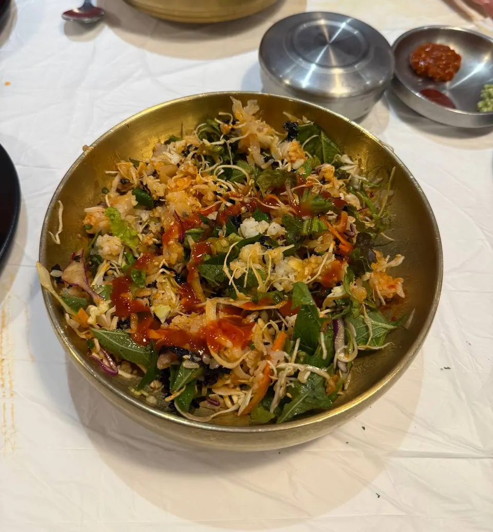 Hoe-deopbap served with rice
