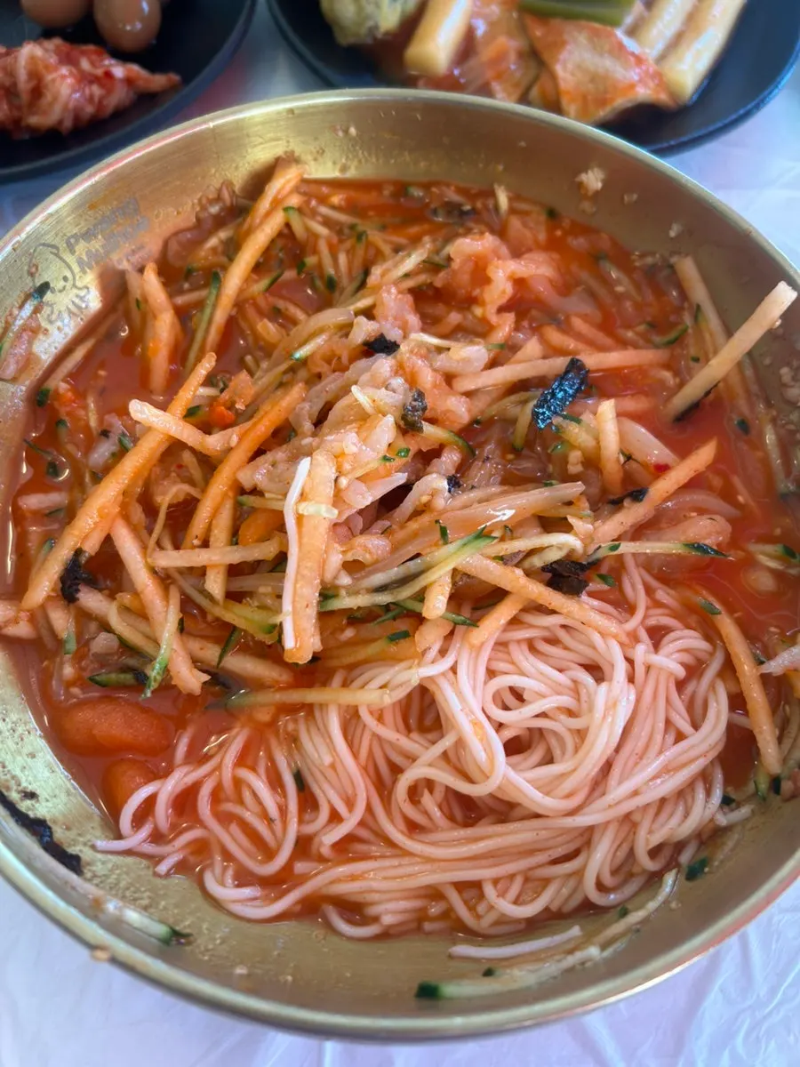 Eating the mulhoe before adding noodles