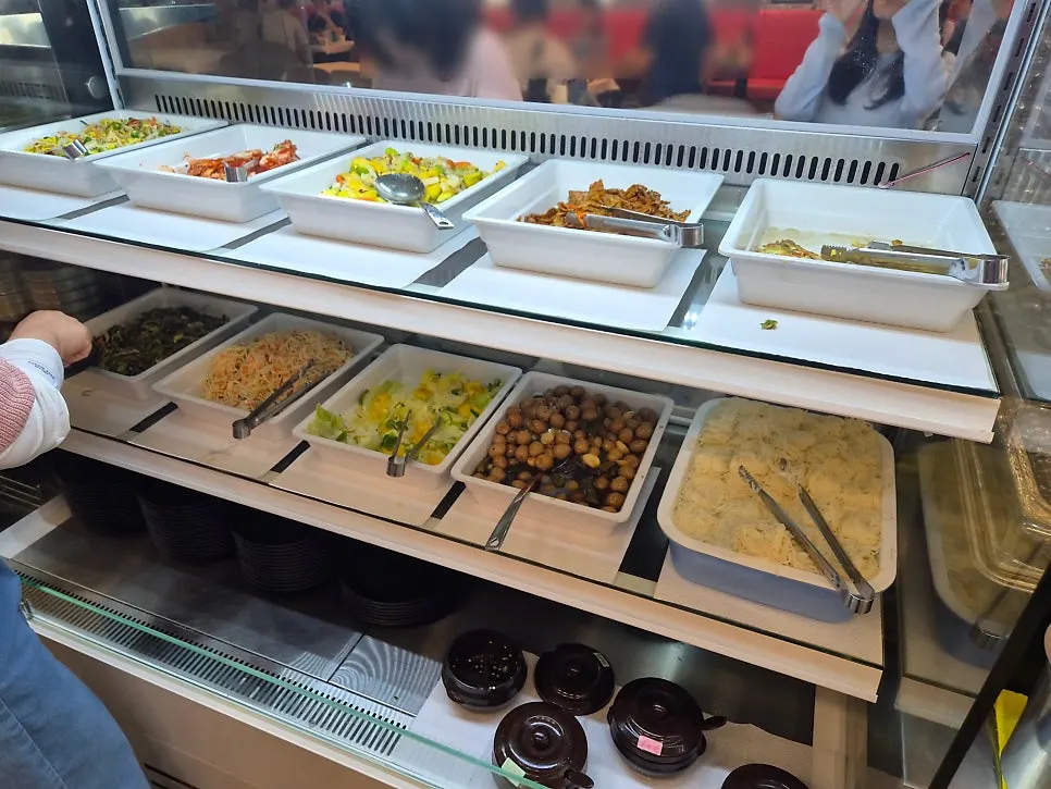 Ppwang Mulhoe self-serve side-dish bar