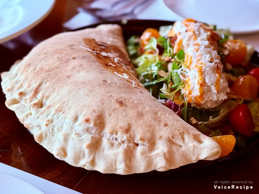 Salad with ricotta cheese and vegetables