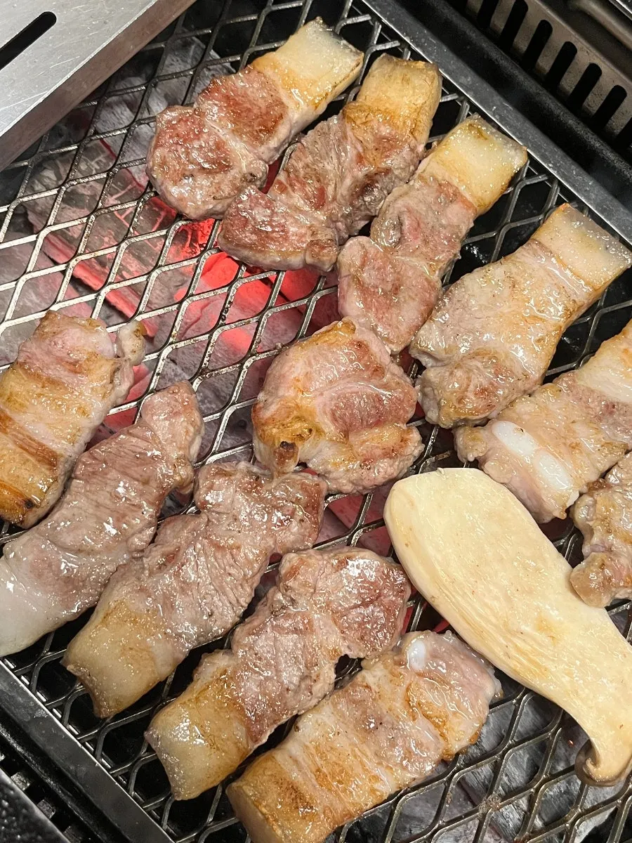 포크80 제주공항점 흑돼지 상차림 전경