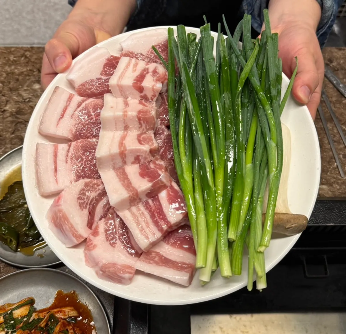 Plate of raw Nanchuk Matdon 600g before grilling