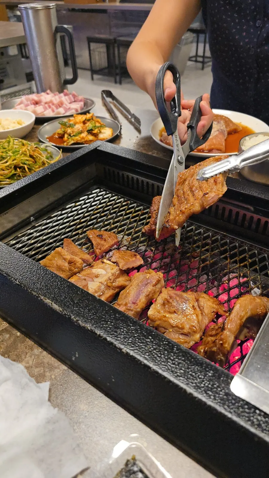 다 익은 양념갈비 한 점