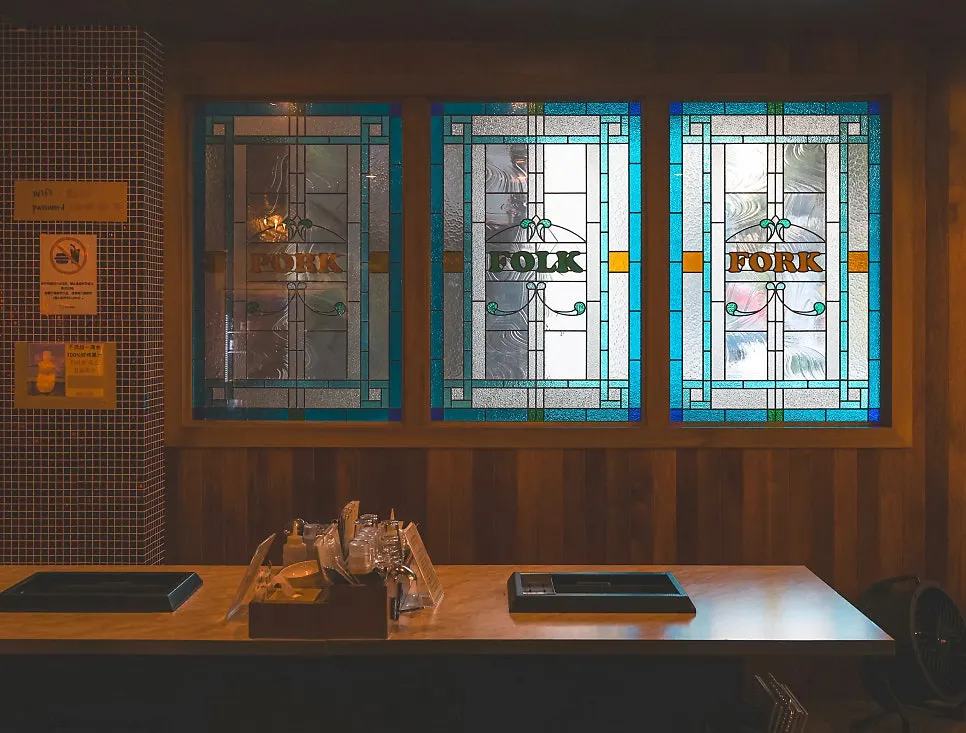 Full view of the dining hall at Pork80 Jeju Airport Branch
