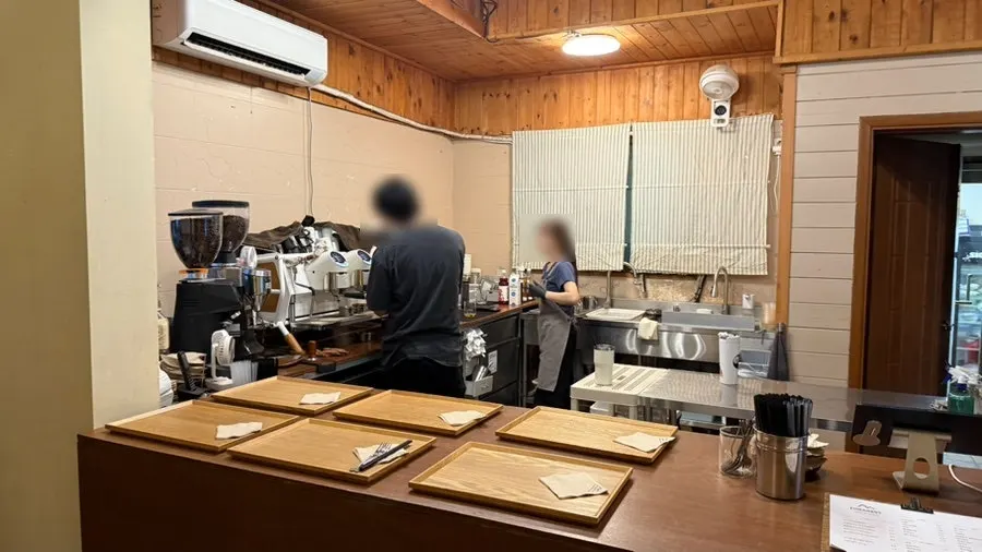 드라이브 코스로 이어지는 포어레스트 진입로