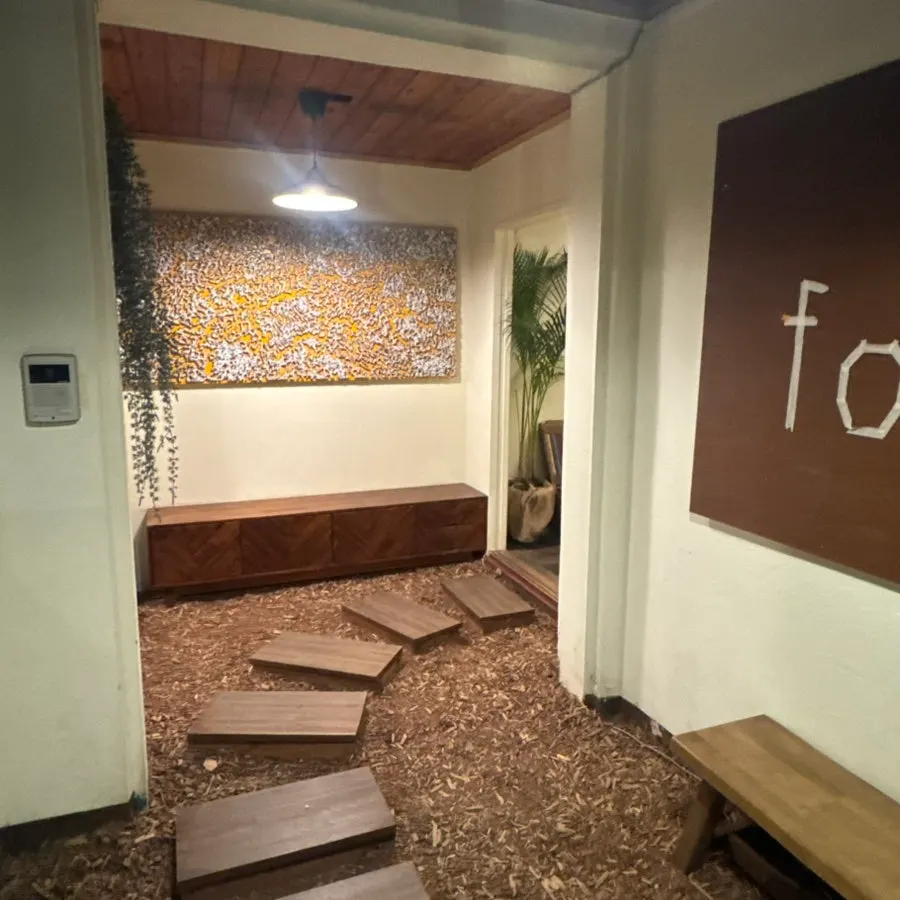 Café entrance with a wood-toned atmosphere