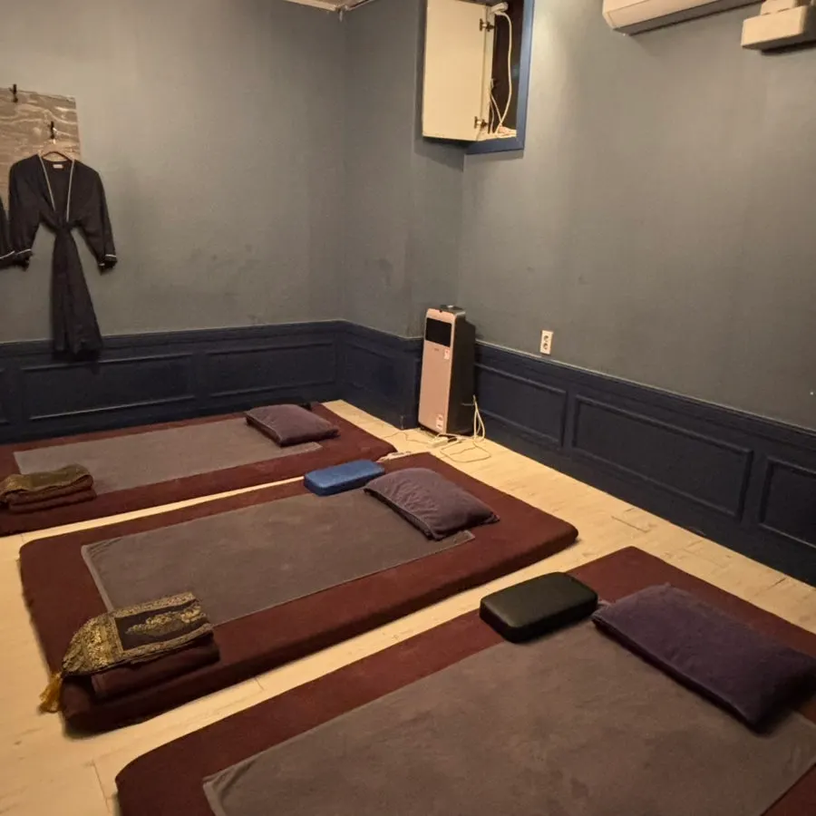 Preparation for the aroma treatment at Puan Massage Cheonan Dujeong Branch