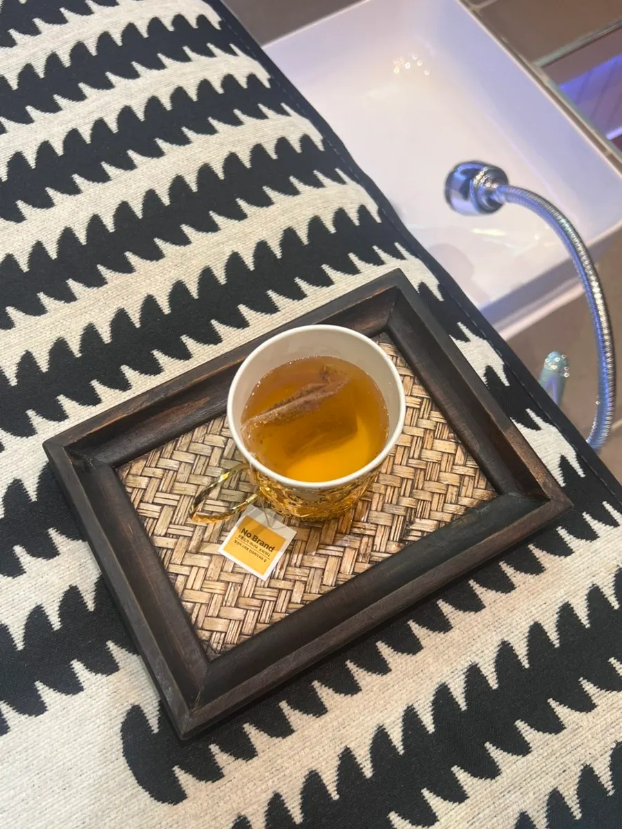 Oil and supplies prepared for the oil massage