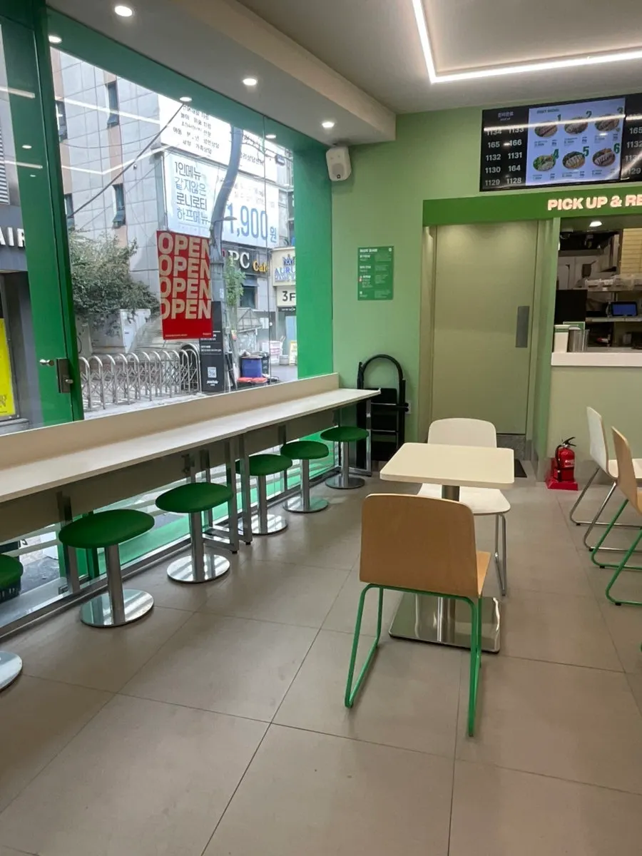 Interior space of the salad restaurant Prefers near Nowon Station