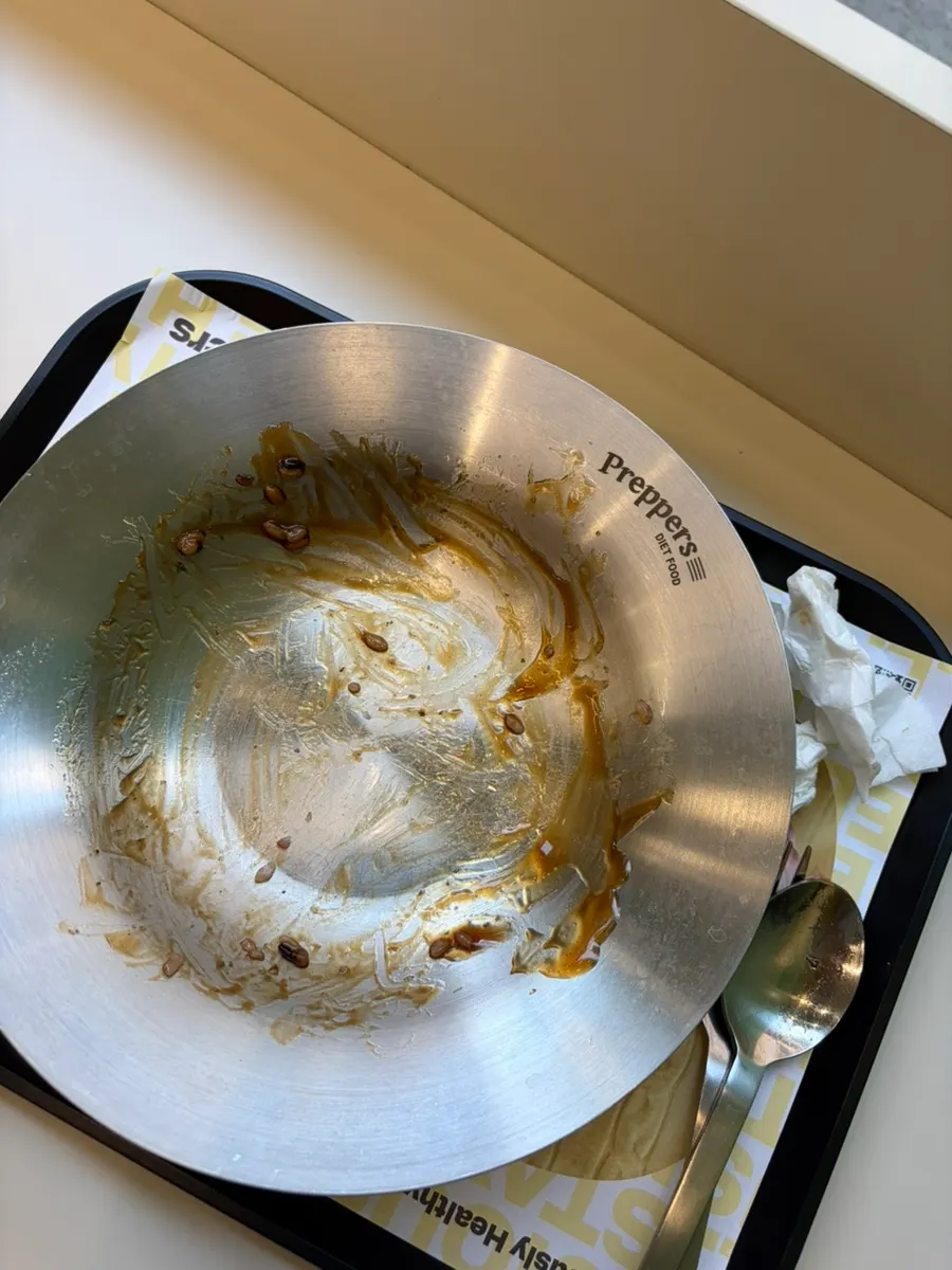 싹 비운 덮밥과 파스타 그릇
