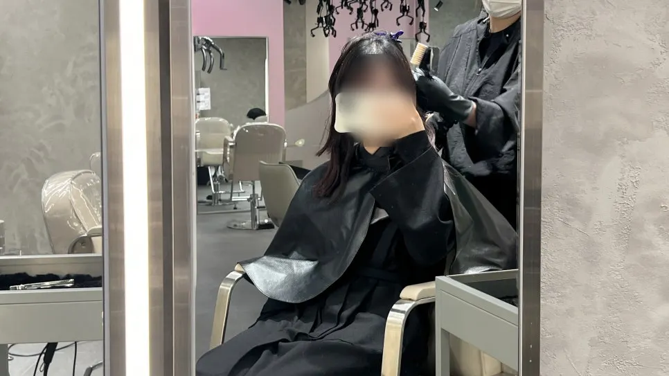원장님과 모질 상담을 받는 장면