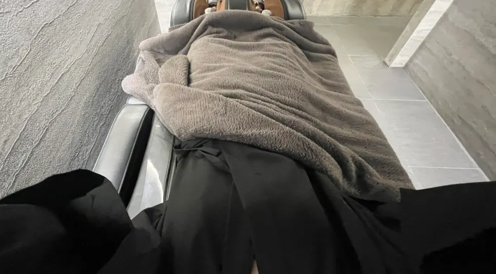 프레스 작업을 마친 모발