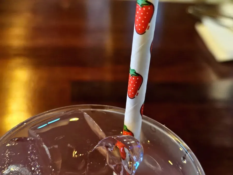 Fizzy X-ray T highball with visible carbonation