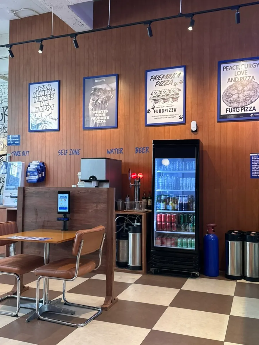 Interior design of Pug Pizza House Sillim Branch