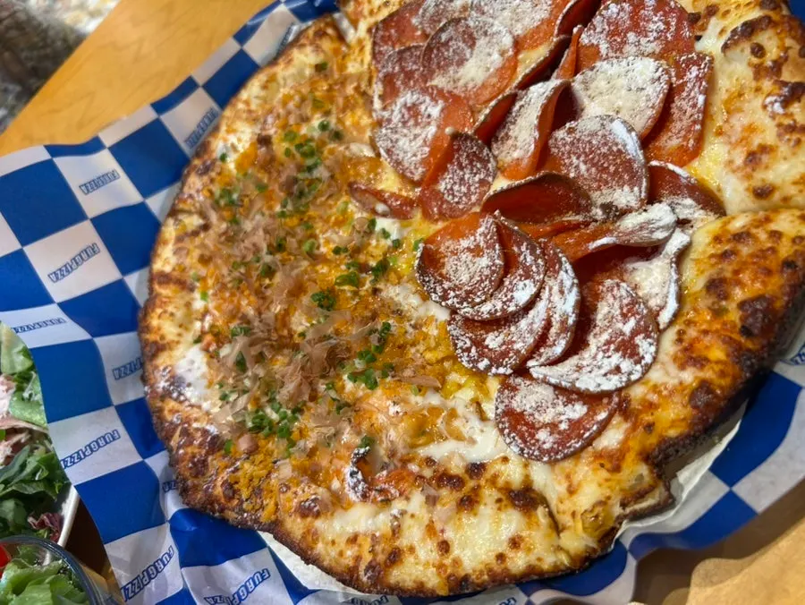 Close-up of the crispy dough edge
