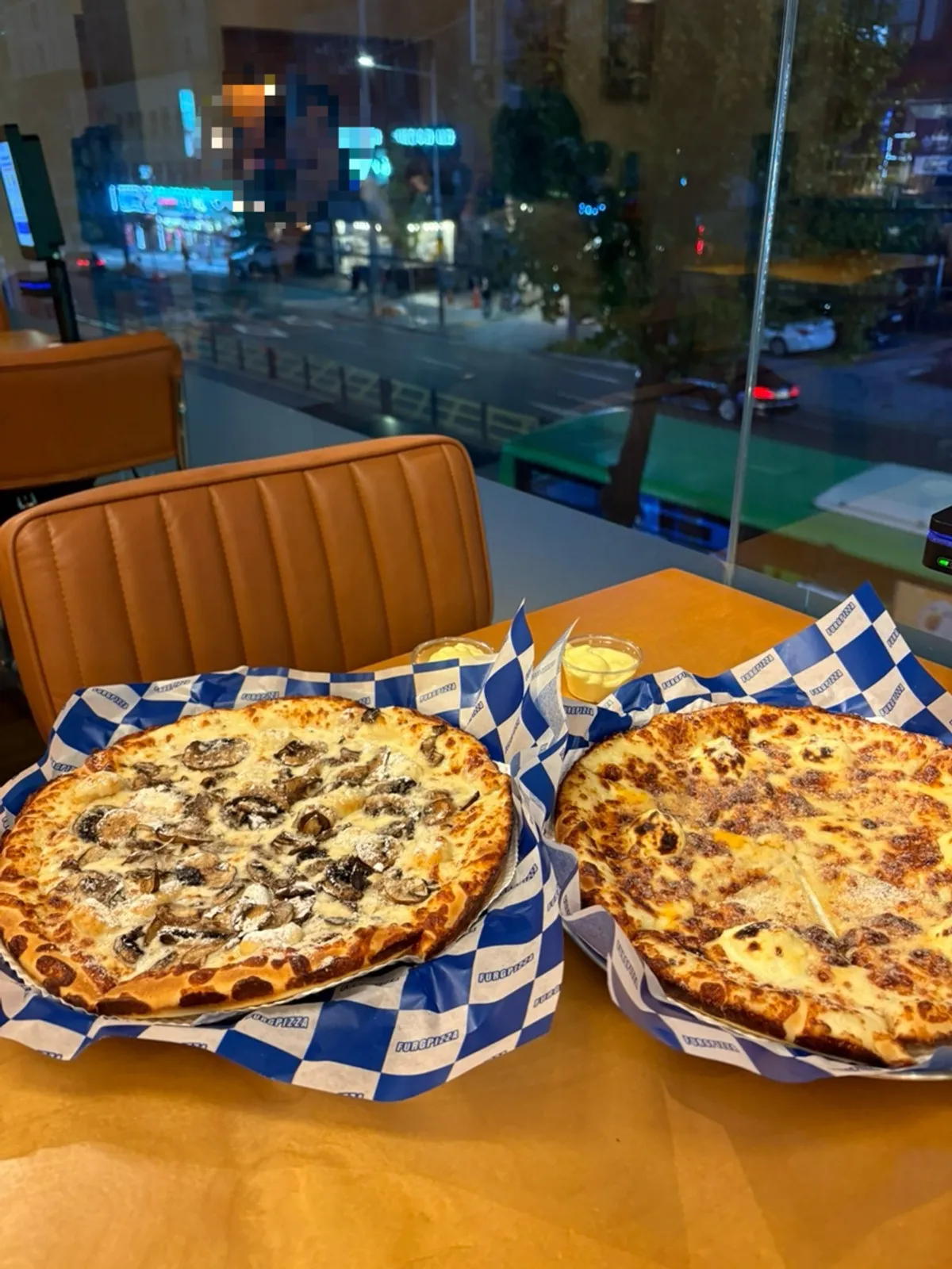 ภาพหลักพิซซ่าโฮมเมดร้าน Pug Pizza House สาขาซินริม