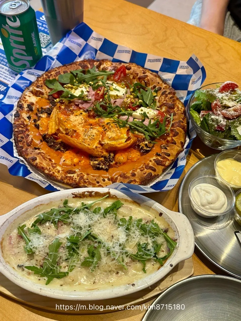 XR size half-and-half pizza with gnocchi and mini salad spread