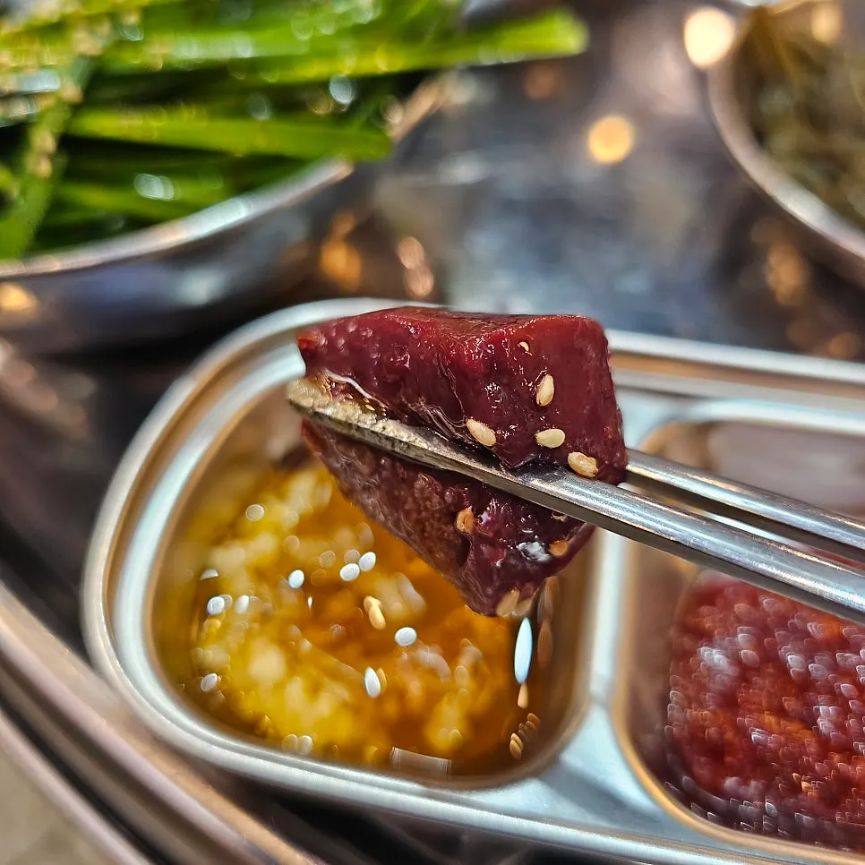 Close-up of gopchang and daechang grilling