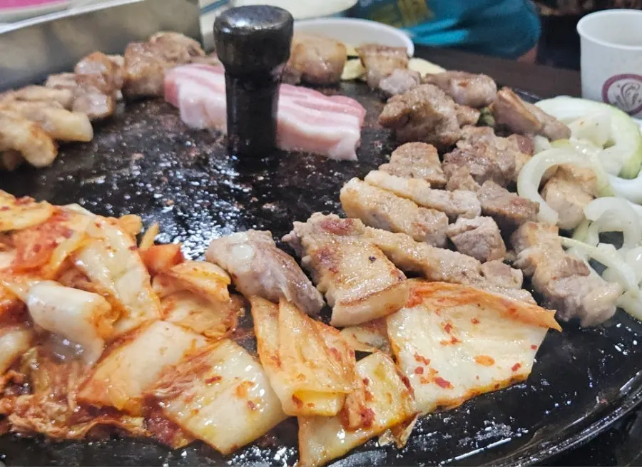 Samgyeopsal yang dipanggang dengan kematangan pas