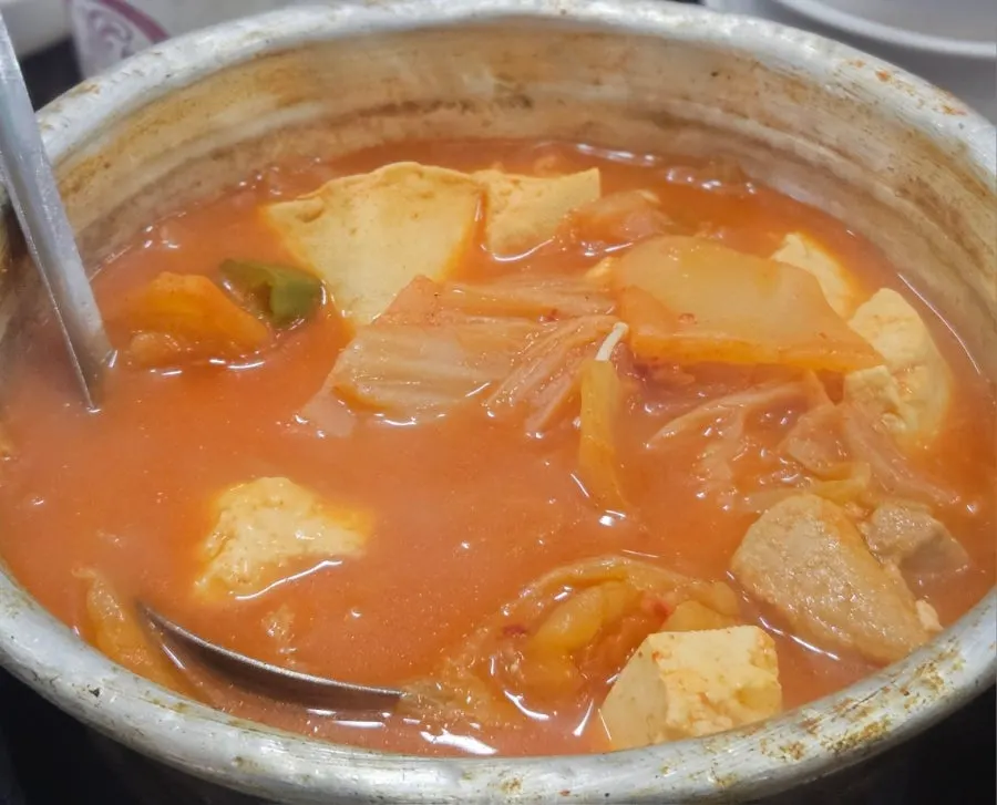 Nurungji yang dimakan sebagai penutup