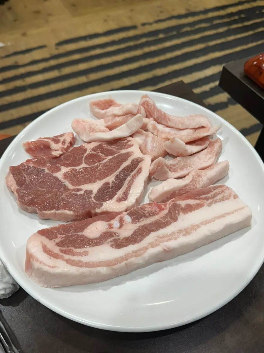 생삼겹살 목살 가브리살 1인분 가격 메뉴판