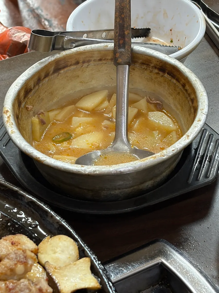 Free stew still full even after two people served themselves