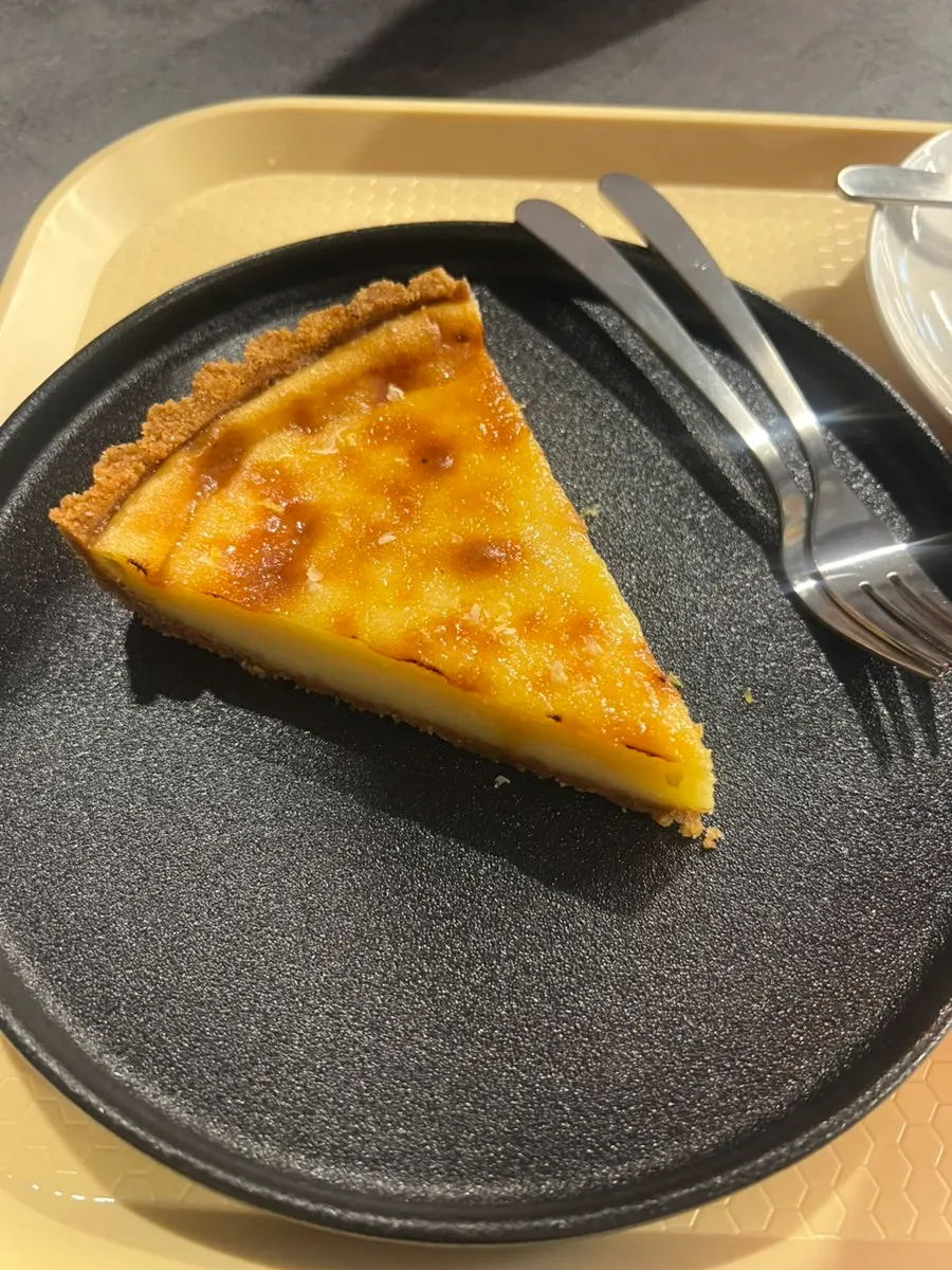 브륄레 처리된 수제크림브륄레파이