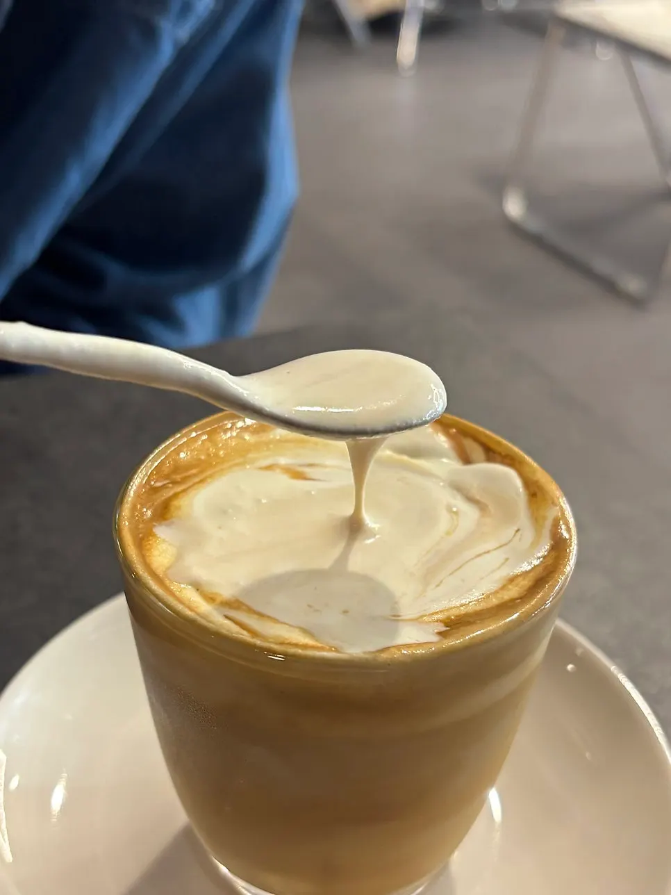 Spooning the dense cream off the laineschperner