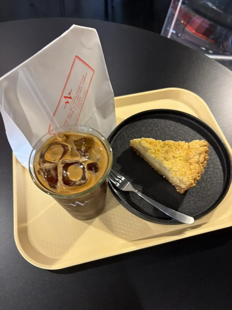 Cross-section of the pie with a generous crumble topping