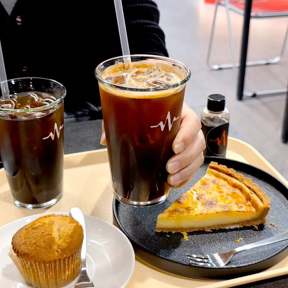 Handmade brûlée pie with iced coffee