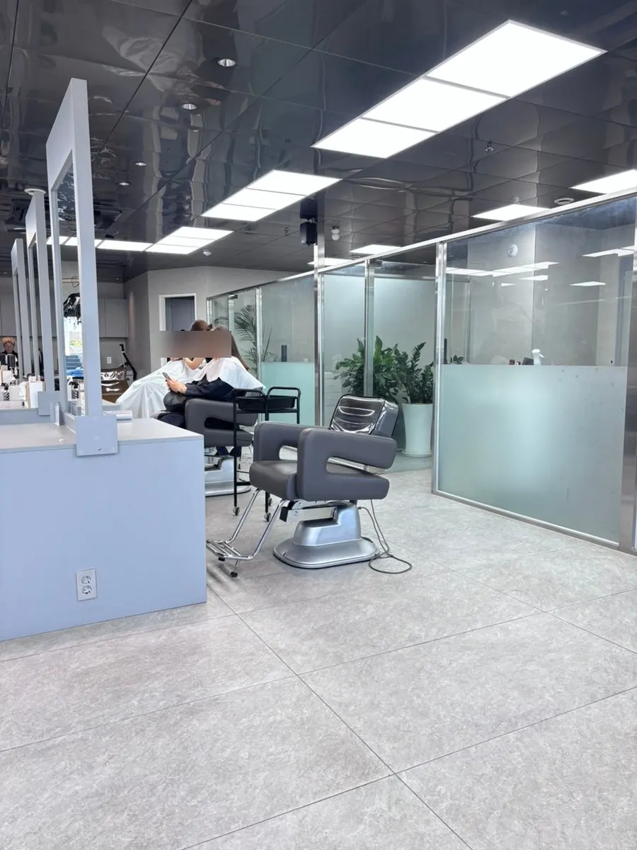 Window area with natural light through the glass walls
