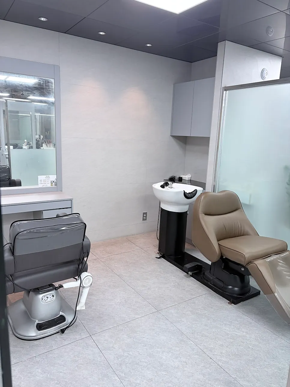 Waiting area inside Hair Onsae