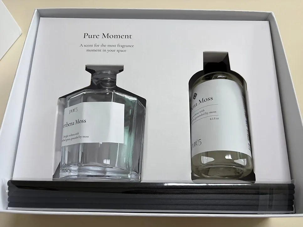 Diffuser with a floral scent