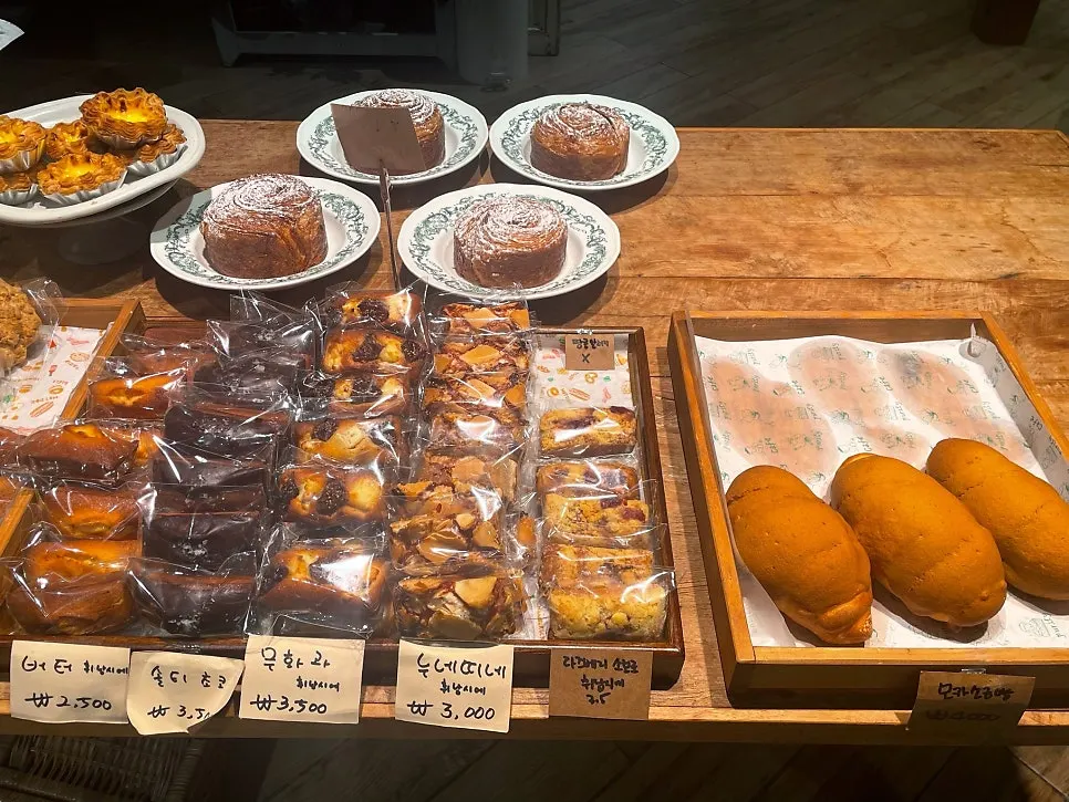 퓨리티카페 좌석과 인테리어