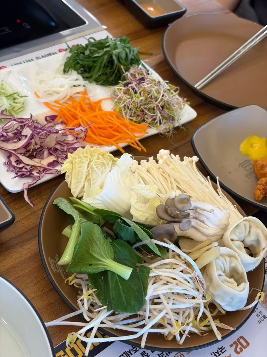 Comida de buffet libre en Pyeonbaek Hoegwan Cheoncheon Branch