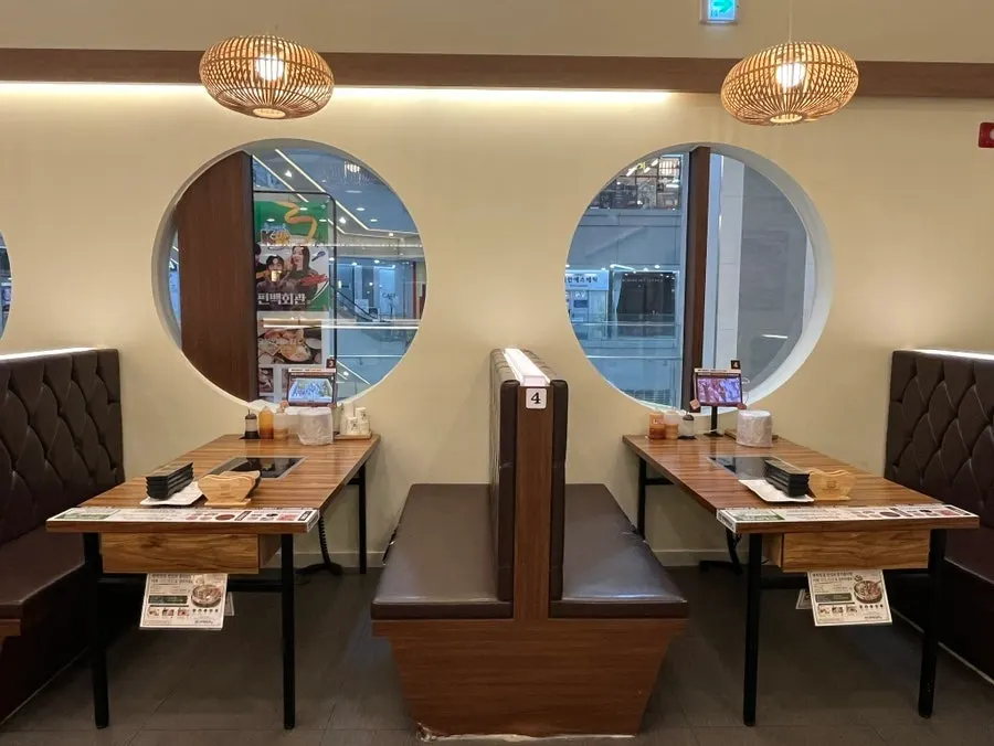 동탄역 그란비아스타 건물 2층 편백회관 입구