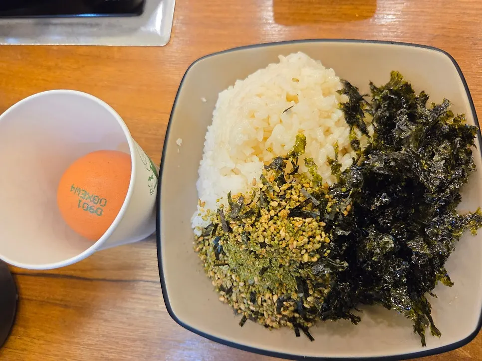 샤브샤브 국물에 넣어 끓인 칼국수